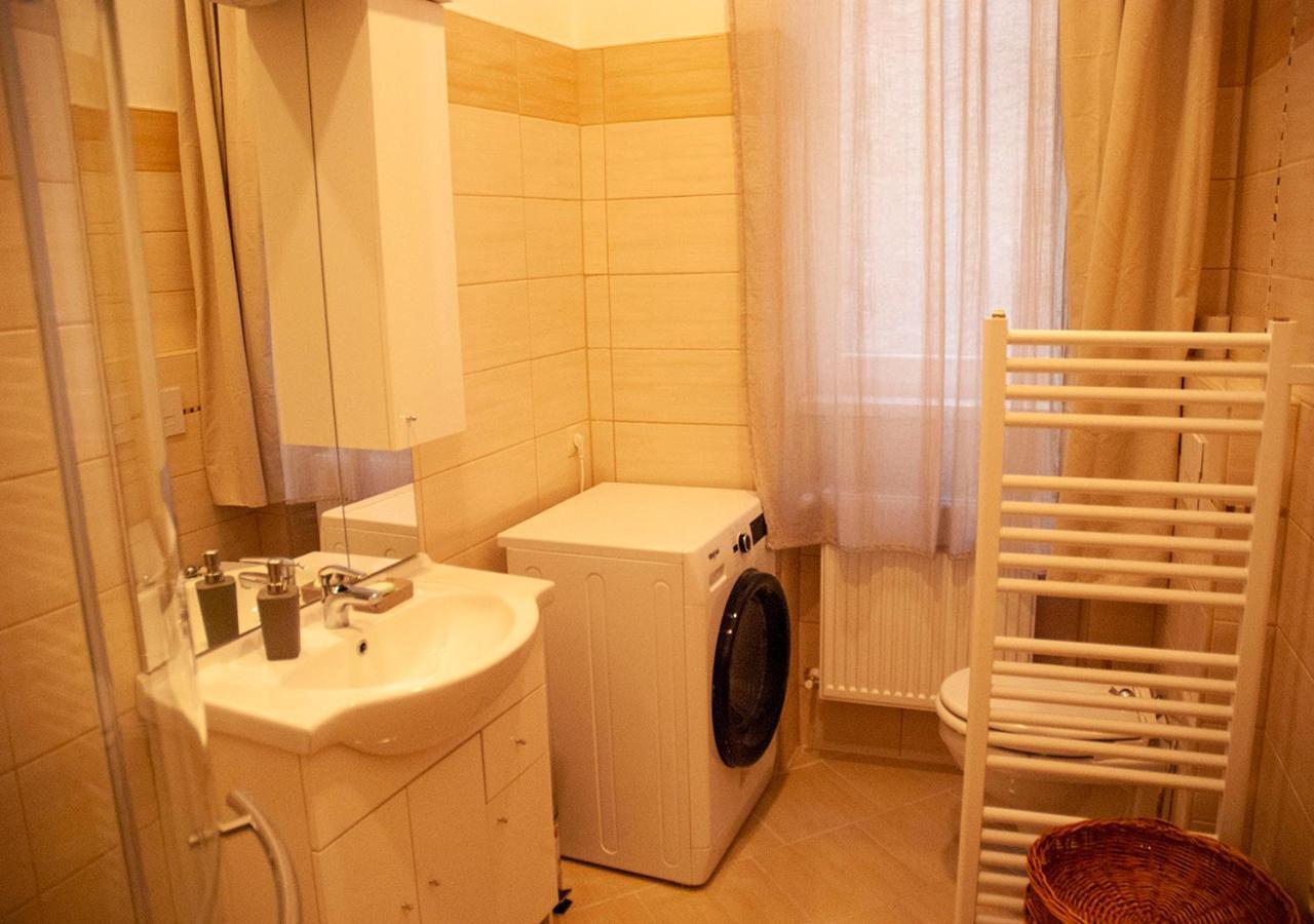 Western Apartman Budapest Exterior photo